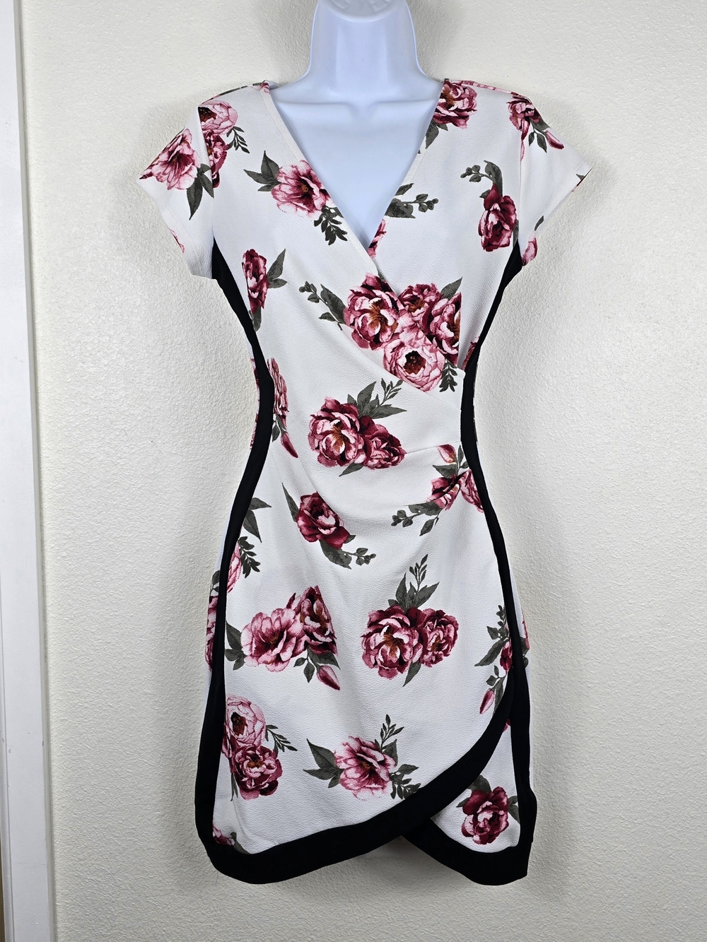 Almost Famous White & Burgundy Floral Rose Print Faux Wrap Bodycon Dress - M
